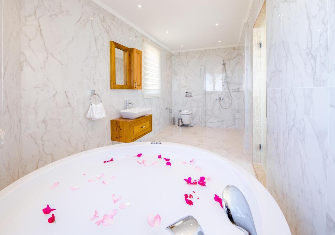 Villa 5 Sleeps 6 Isolated Pool See And Montain View-Villa Kartal Yuvasi Uzumlu  Extérieur photo