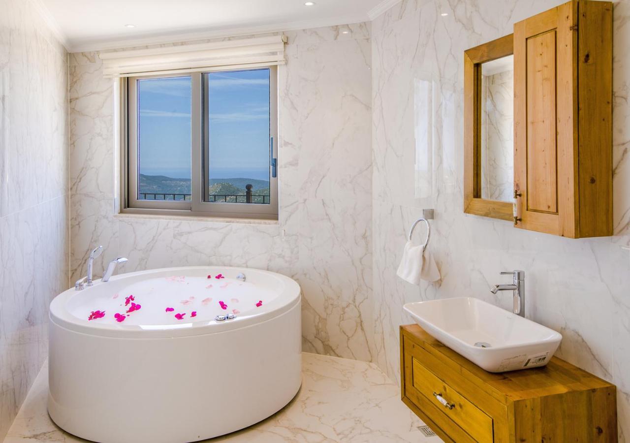 Villa 5 Sleeps 6 Isolated Pool See And Montain View-Villa Kartal Yuvasi Uzumlu  Extérieur photo